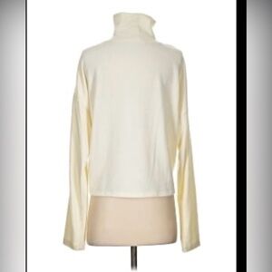 Double Zero Cream Women's Top